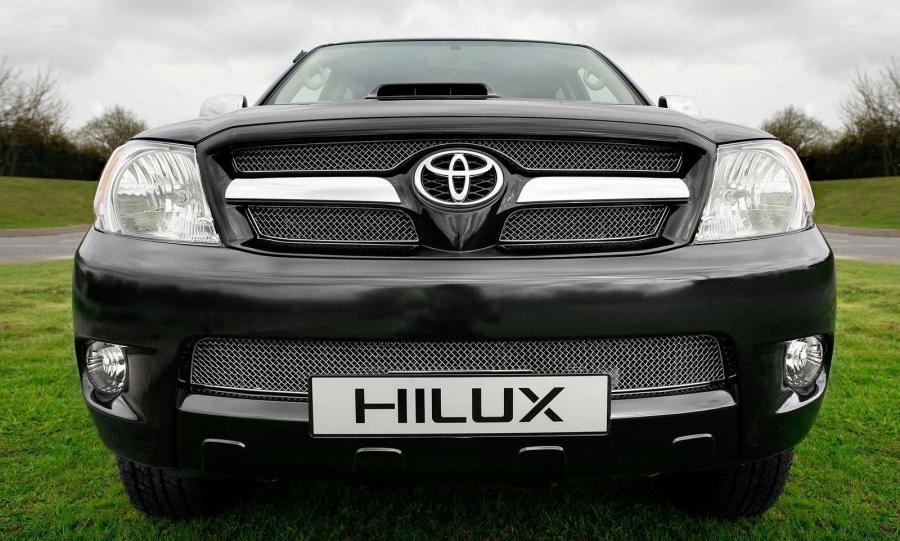  Toyota Hilux Invincible 200 2009 года  (фото 5 из 9)